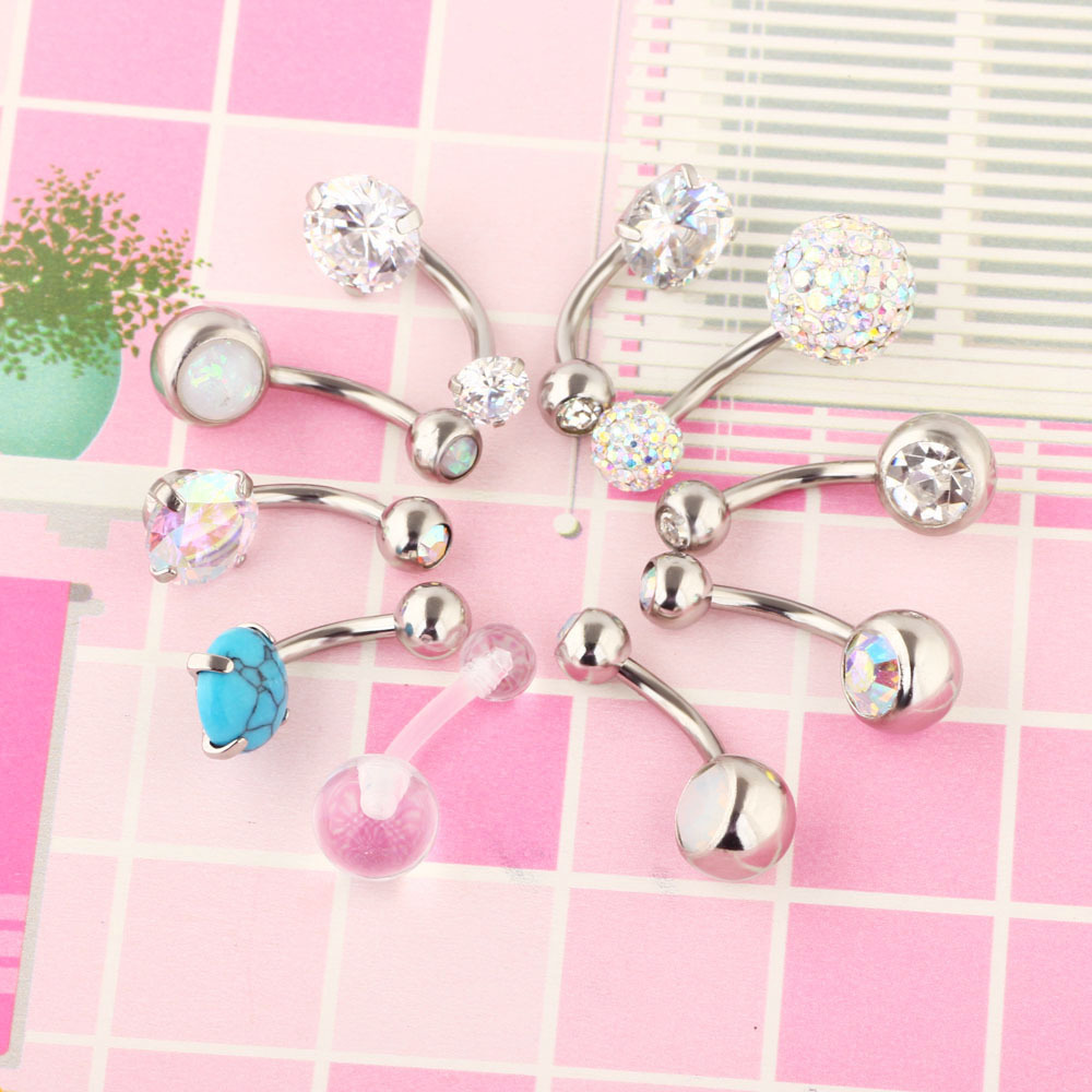 16G labret stud size and finish detail