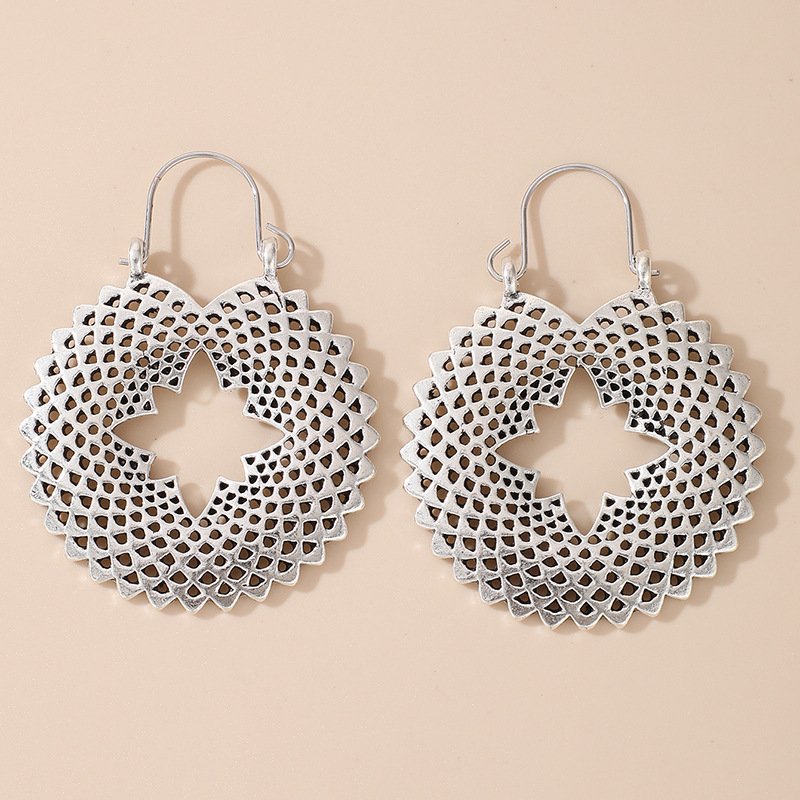 Fashion Simple Retro Ethnic Style Alloy Lotus Hollow Earrings display picture 4