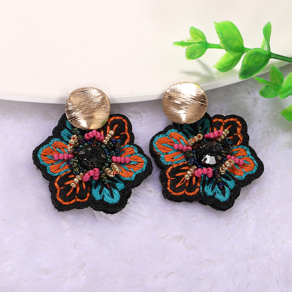 Geometric Metal Disc Color Rice Beads Inlaid Embroidery Ethnic Style Earrings Wholesale Nihaojewerly display picture 3