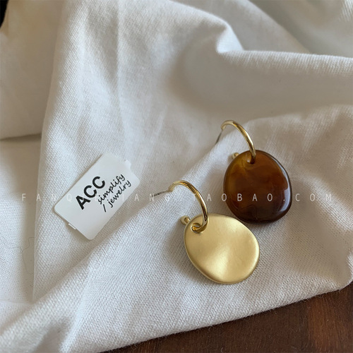 French retro personalized asymmetrical earrings for women Korean temperament internet celebrity acetic acid earrings niche earrings
