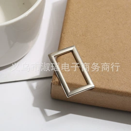 饰品配件;胸针;腰部配件