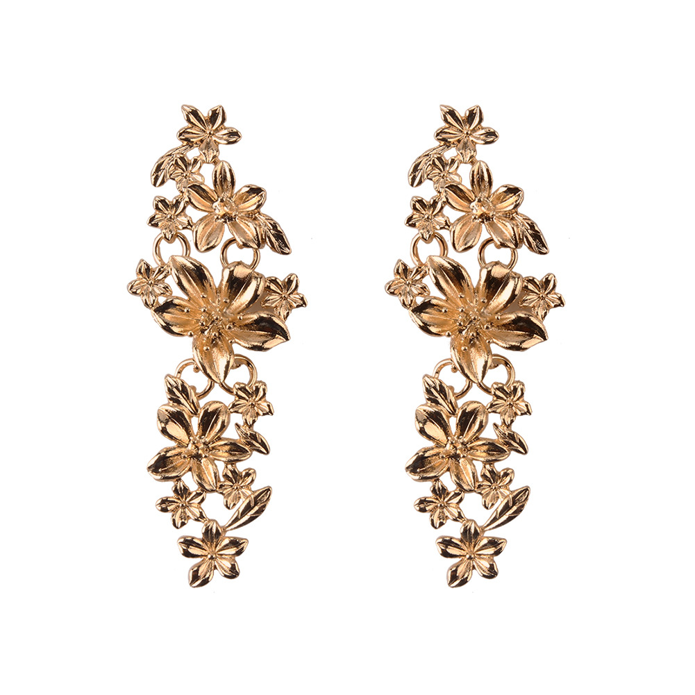 Fashion Exaggerated Hollow Leaves Long Earrings Simple Earrings Wholesale Nihaojewelry display picture 13