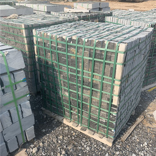 ��ʯ�R��ʯ ��Ȼ��С��ʯͣ܇��ƺ�·Сʯ�Kб�y��̤����