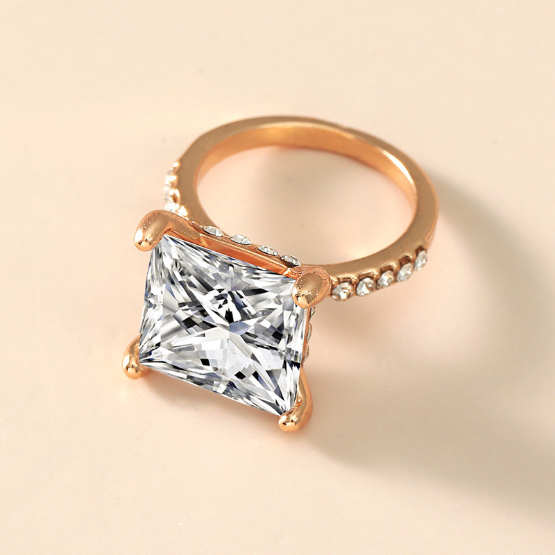 Fashion Classic Full Diamond Ring Simple And Elegant Retro Trend Square Ring Wholesale Nihaojewelry display picture 3