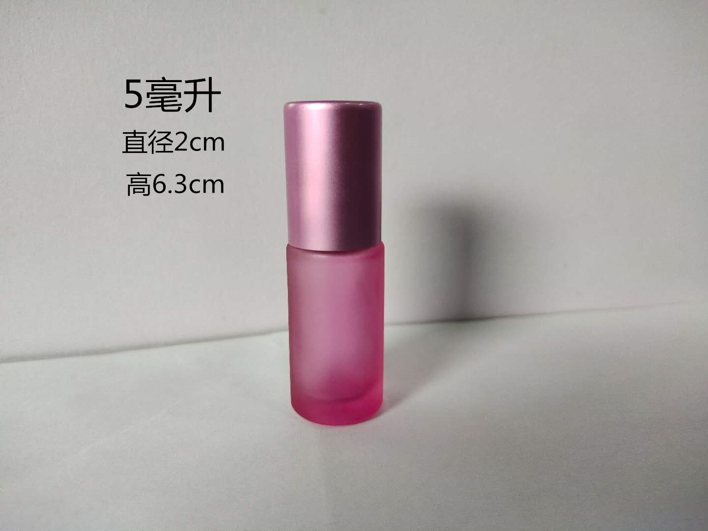 Doterui 10ml botella de bola de rodillo esmerilado colorido botella de cuentas botella de aceite esencial de vidrio botella de aceite de labios botella vacía entrega de fábrica