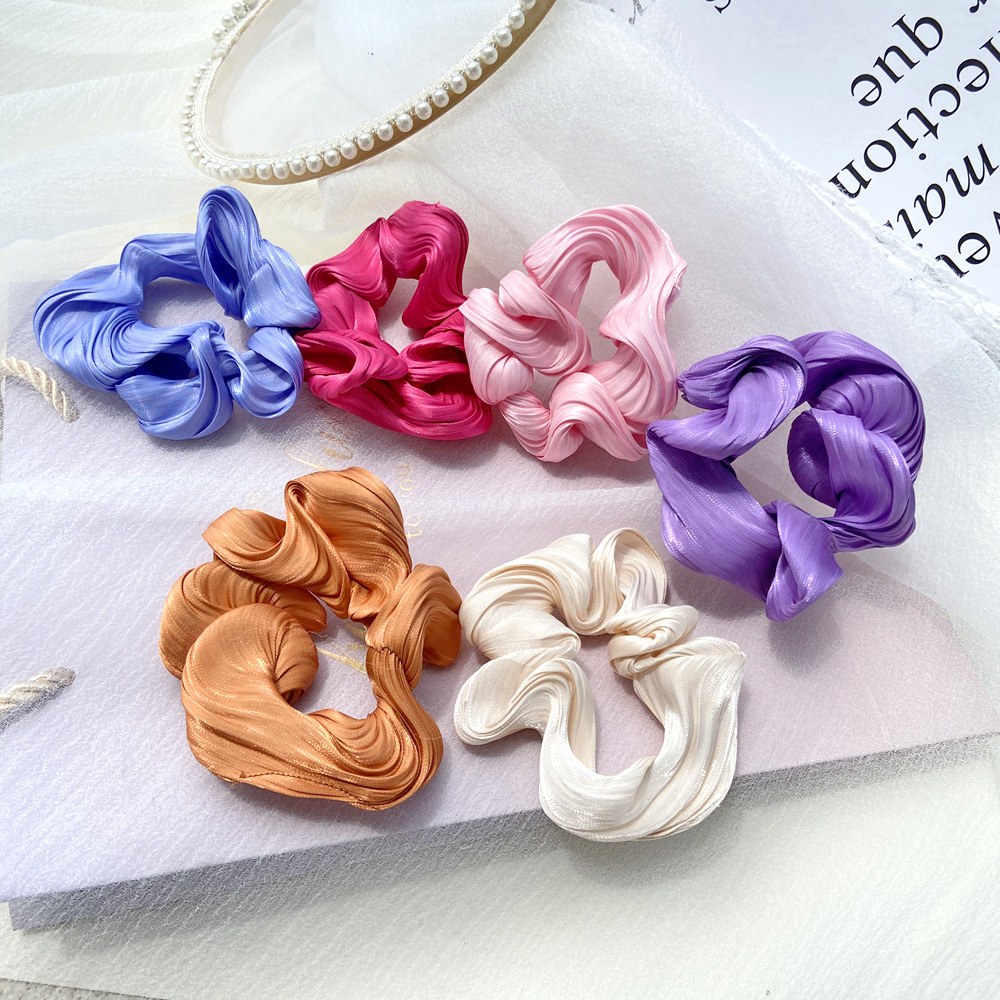 Korean Hair Scrunchies Fashion New Solid Color Flash Wave Lady  Hair Ring Tie Horsetail Rubber Band Hair Rope Head Wholesale Nihaojewelry display picture 2