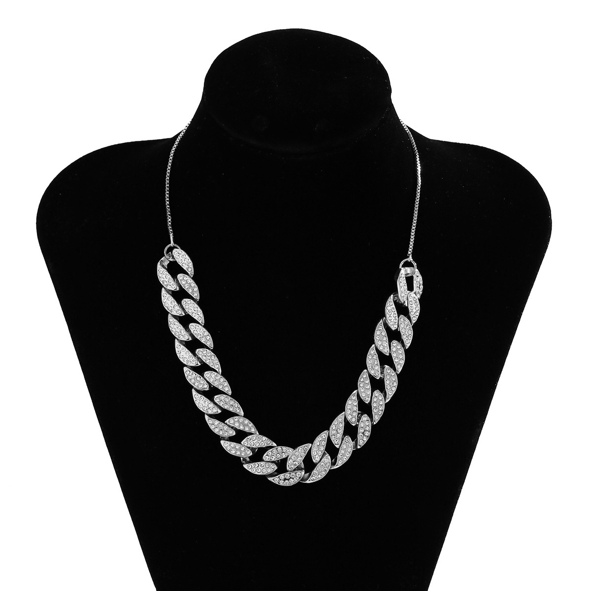 Simple Diamonds Necklace display picture 11