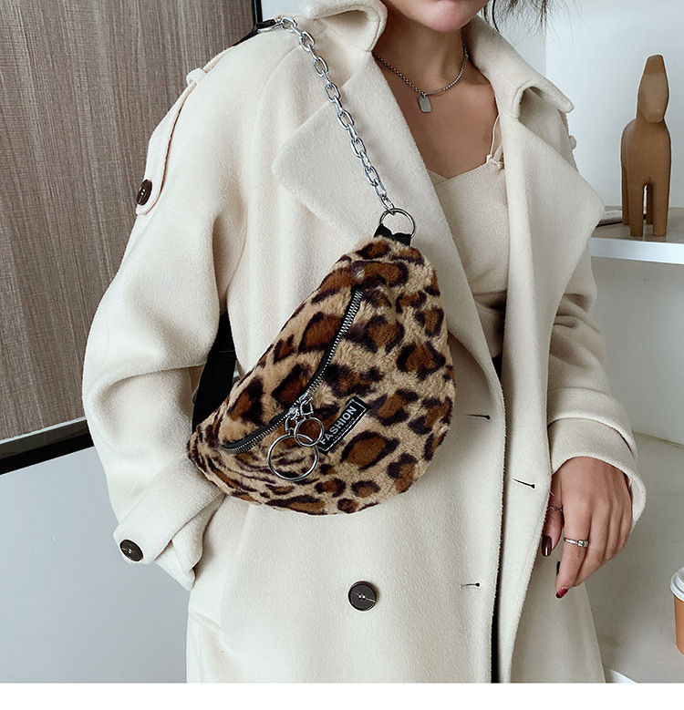 Retro Plush Fashion Messenger Bag display picture 10