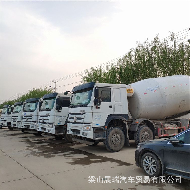 Бетоносмеситель Sinotruk HOWO SX3250MB4 (б/у)