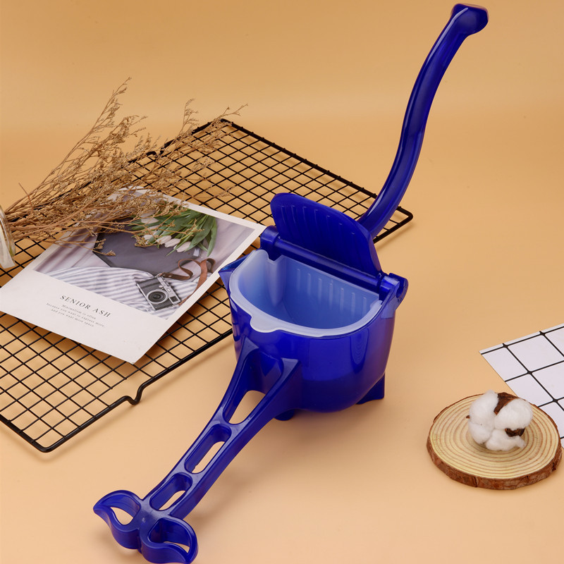 Manual multifunctional juicer creative kitchen mini gadget convenient lemon juicer