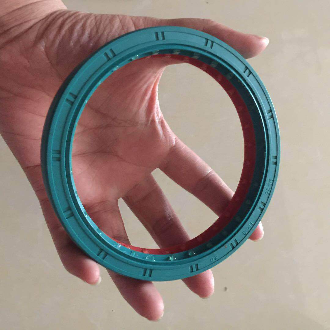 95.25x114.3x20法士特变速箱后油封(一体)3