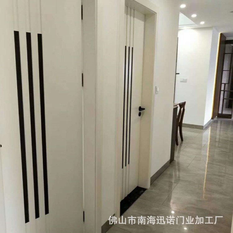 Foshan simple puerta de cristal de carbono a prueba de humedad antirrobo extremadamente estrecha puerta plana puerta de entrada apartamento de moda puerta de la habitación del hotel