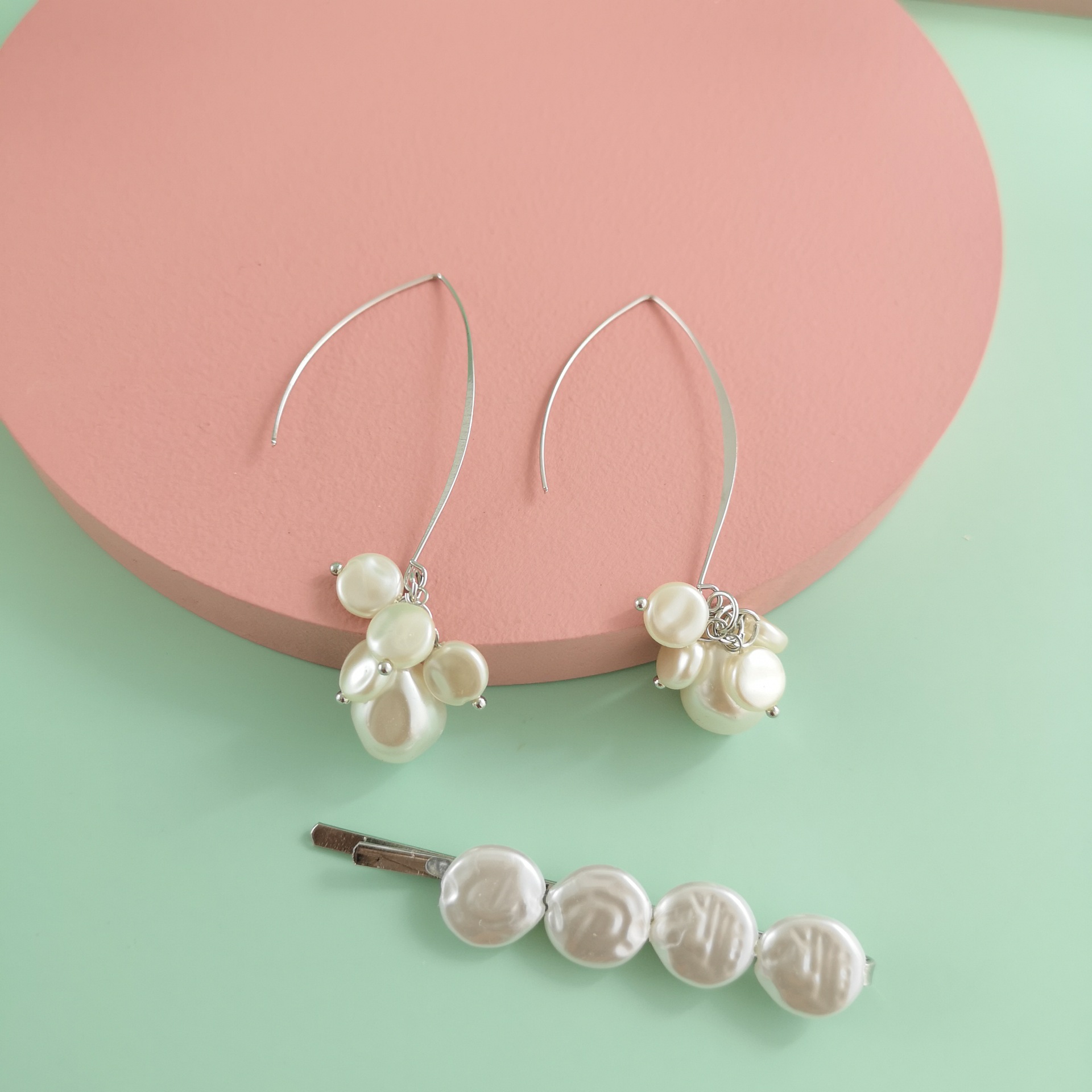 Fashion Hairpin Earrings Set Pearl Word Clip C-shaped Pearl Hairpin Earrings Wholesale display picture 11