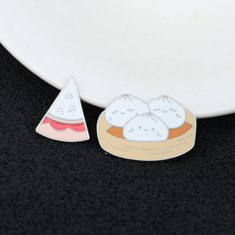 Anniversary, Business, Travel Occasion Alloy Material Cartoon Style Pin Animal Alloy Plating No Inlaid Unisex Brooches