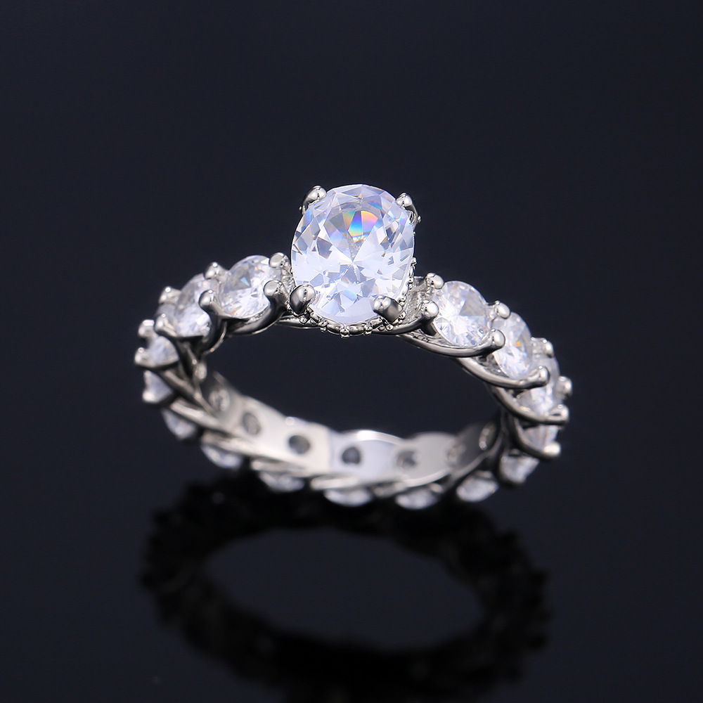 Classique Plein Cercle Plein Diamant Zircon Dames Bague Bijoux En Cuivre En Gros display picture 3