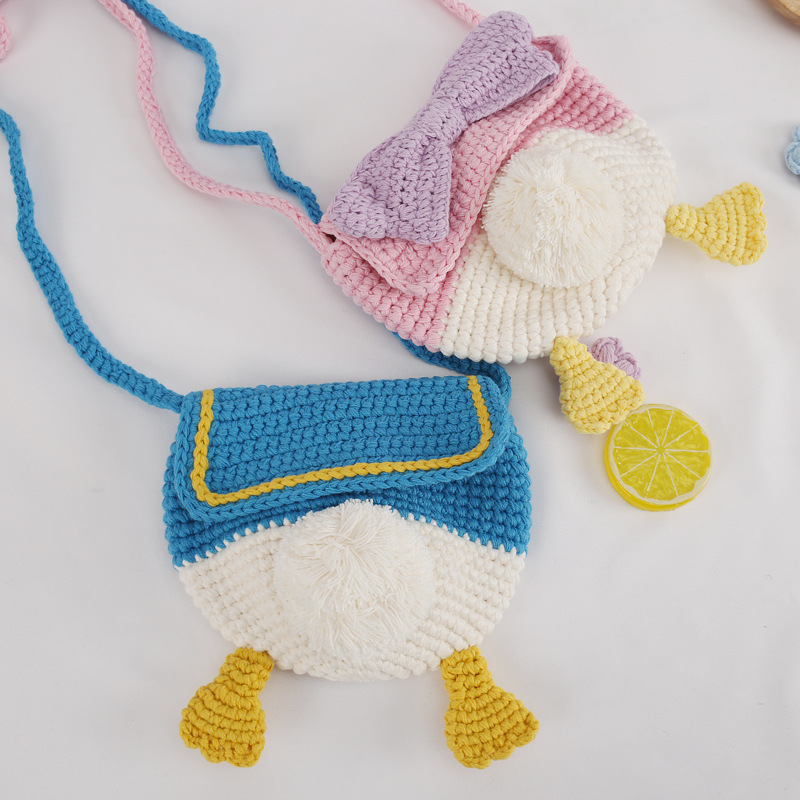 Bolsa Xiangyu Baoma pato tejido a mano Butt Messenger Bag Donald Duck lana monedero Lindo bolso de dibujos animados