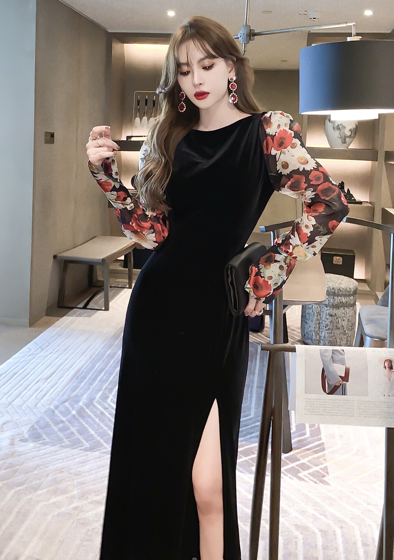 Đầm liền thân nhung đen dài tay in họa tiết retro dáng ôm — Màu đen chi tiết 2