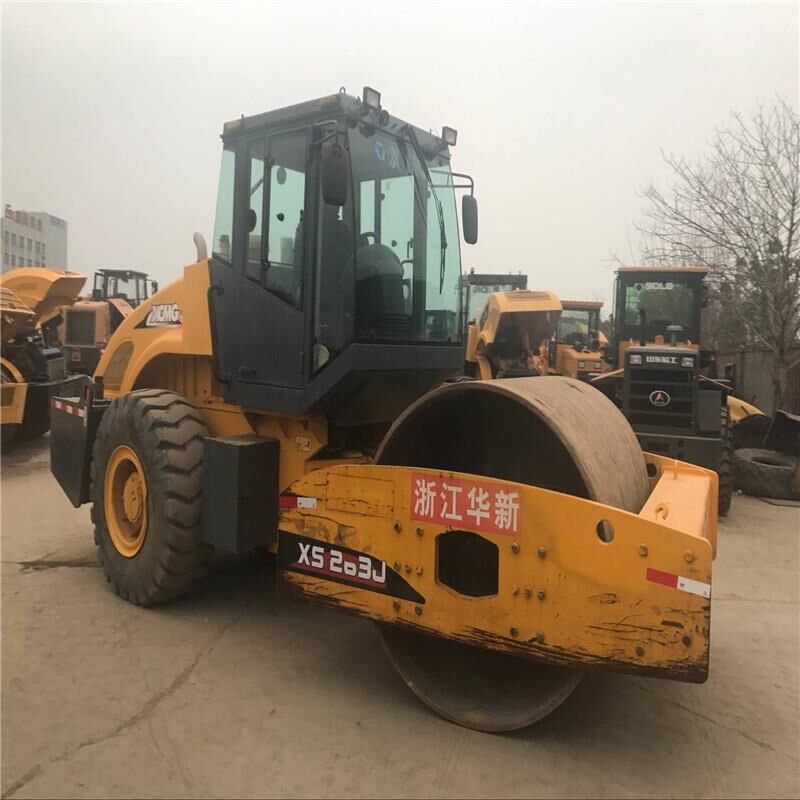 Prueba de carga real 20 toneladas XCMG rodillo de vibración 22 / 26 toneladas noventa por ciento nuevo XS262J
