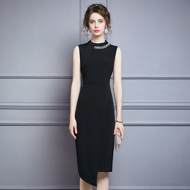 Summer’s new party dress with irregular waistband and thin diamond