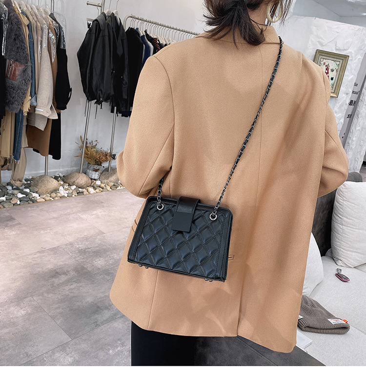 Fashion One-shoulder Messenger Rhombic Small Square Bag display picture 17