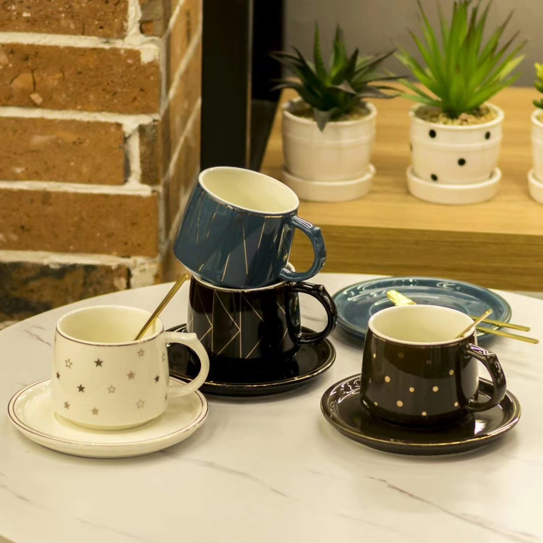 Estilo nórdico tarde té taza de café y platillo regalo de cerámica taza de agua té restaurante taza con platillo cuchara taza de leche
