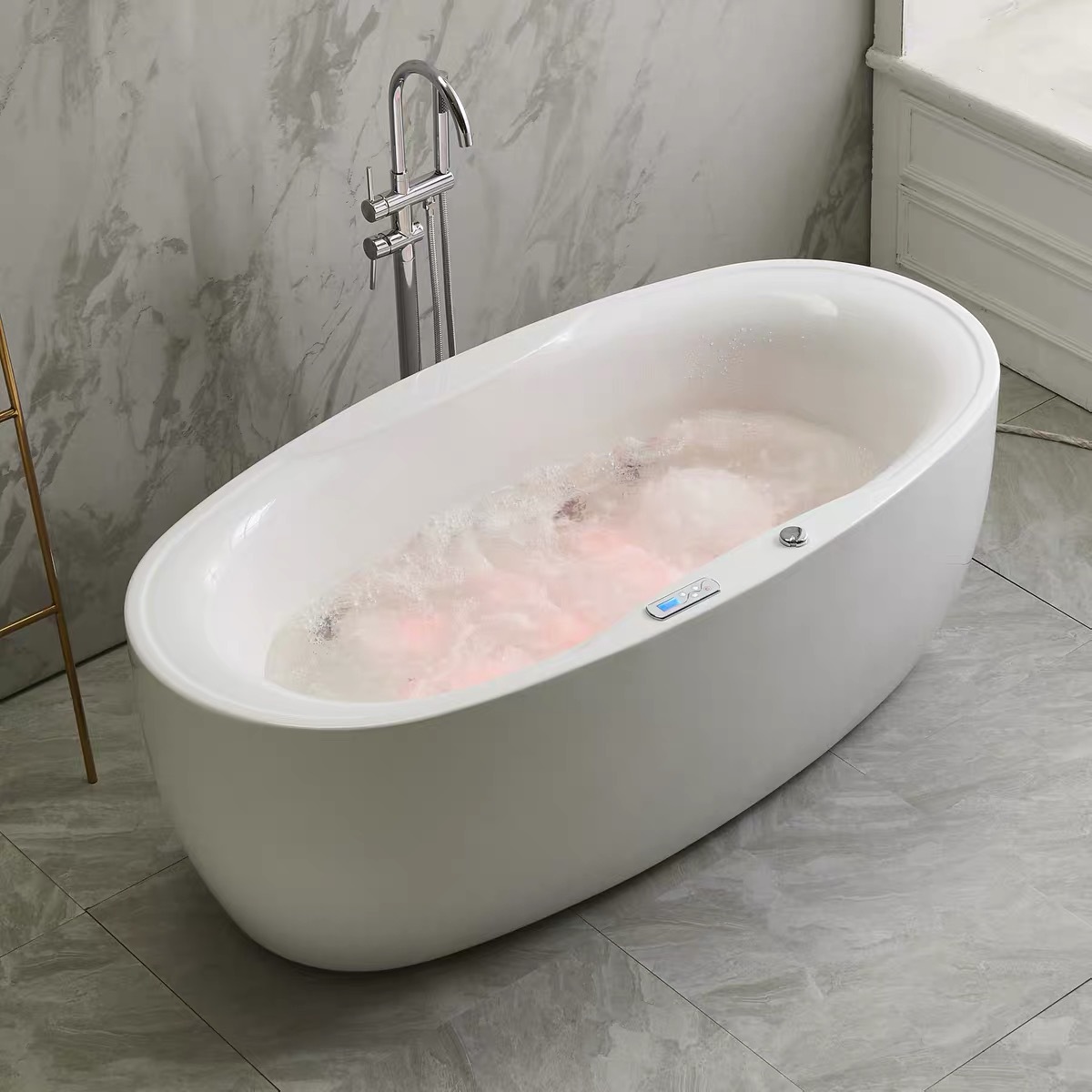 Inicio surf bañera independiente oval baño bañera de acrílico con baño de burbujas luces de colores bañera