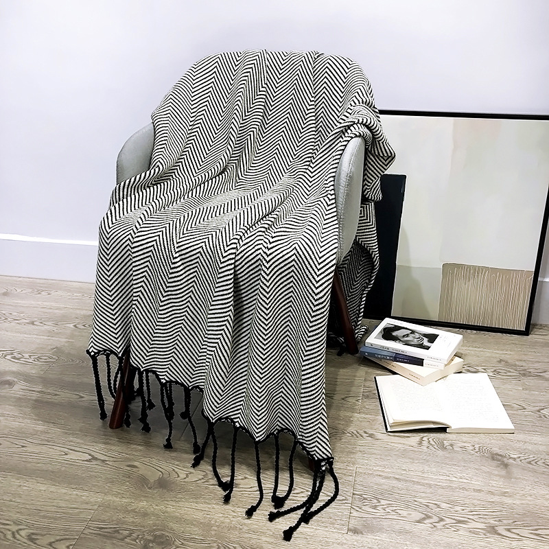 Nordic Winter Black And White Striped Blanket Single Sofa Blanket Thickened Warm Office Nap Blanket