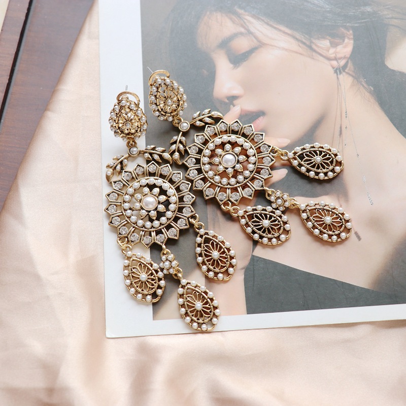Golden Retro  White Millet Beads  Earrings display picture 8