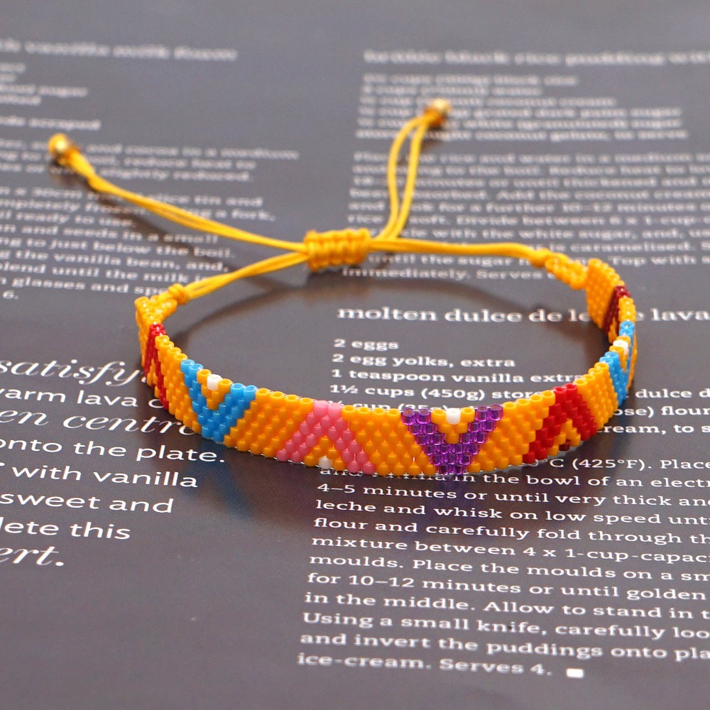 Einfaches Farblich Passendes V-förmiges Geometrisches Armband Im Ethnischen Stil display picture 2