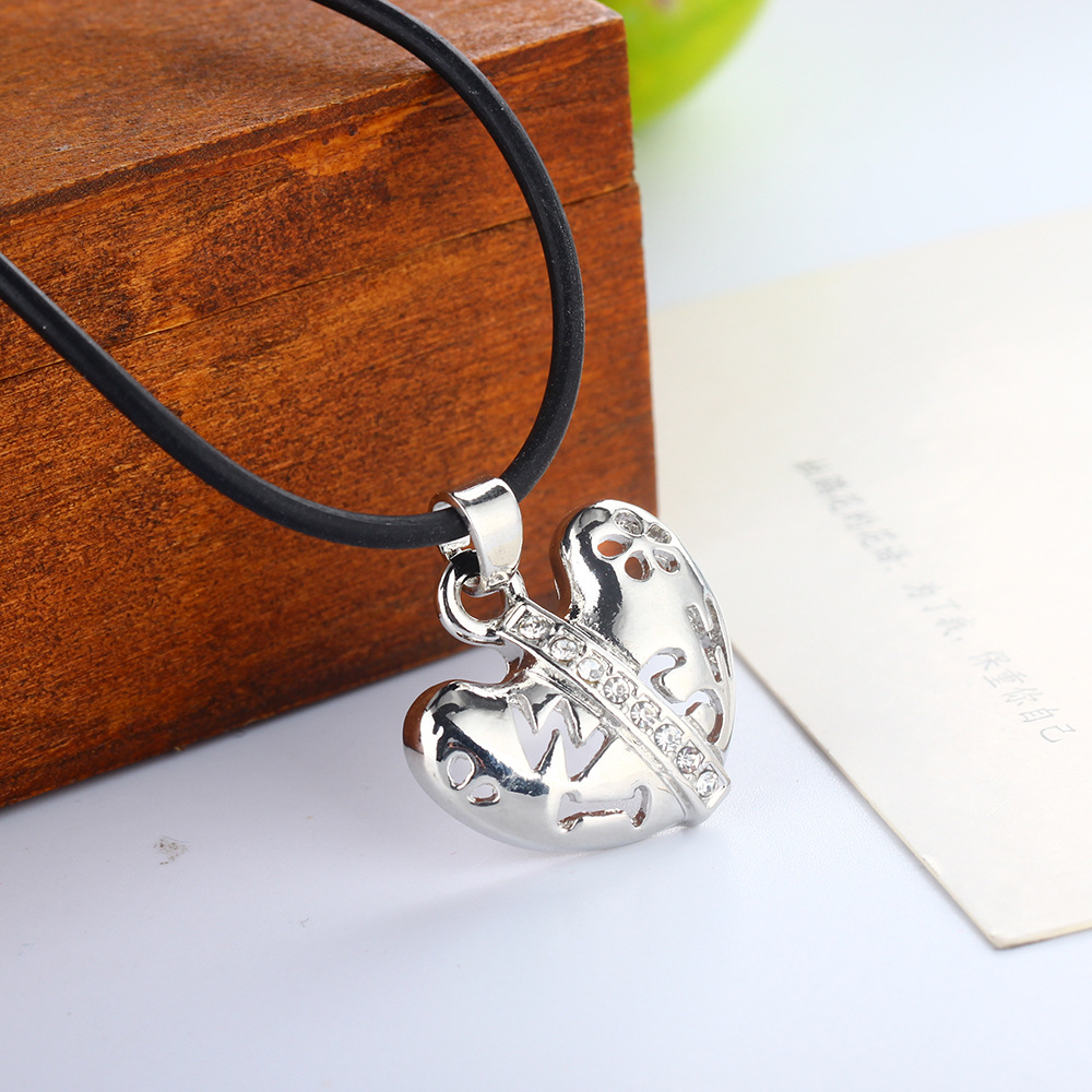 Fashion  Trendy Heart-shaped Letter Necklace display picture 5