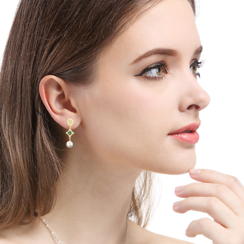 Japonés y coreano s925 plata circón pendientes mujeres luz lujo elegante perla pendientes moda cristal joyería de una sola pieza de entrega