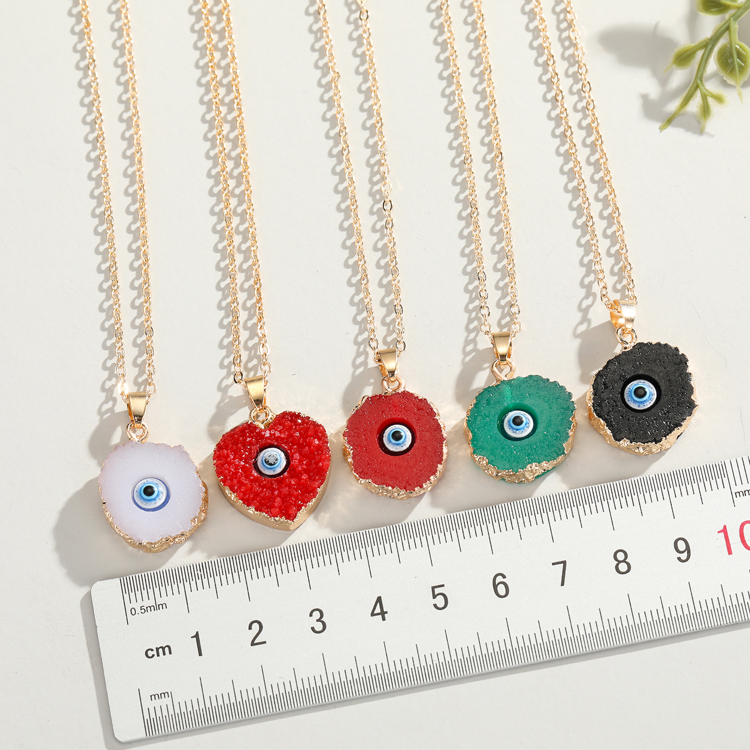 new color eye pendant necklace nihaojewelry wholesale imitation natural stone love resin necklace Yi