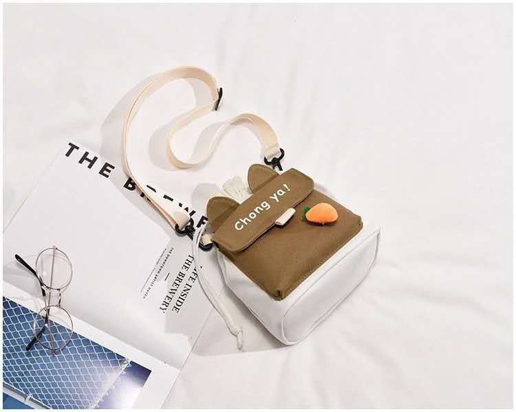 "2020 New style canvas bags for foreign trade, Korean style creative and fashionable shoulder bags, crossbody bags, one-piece consignment. undefined