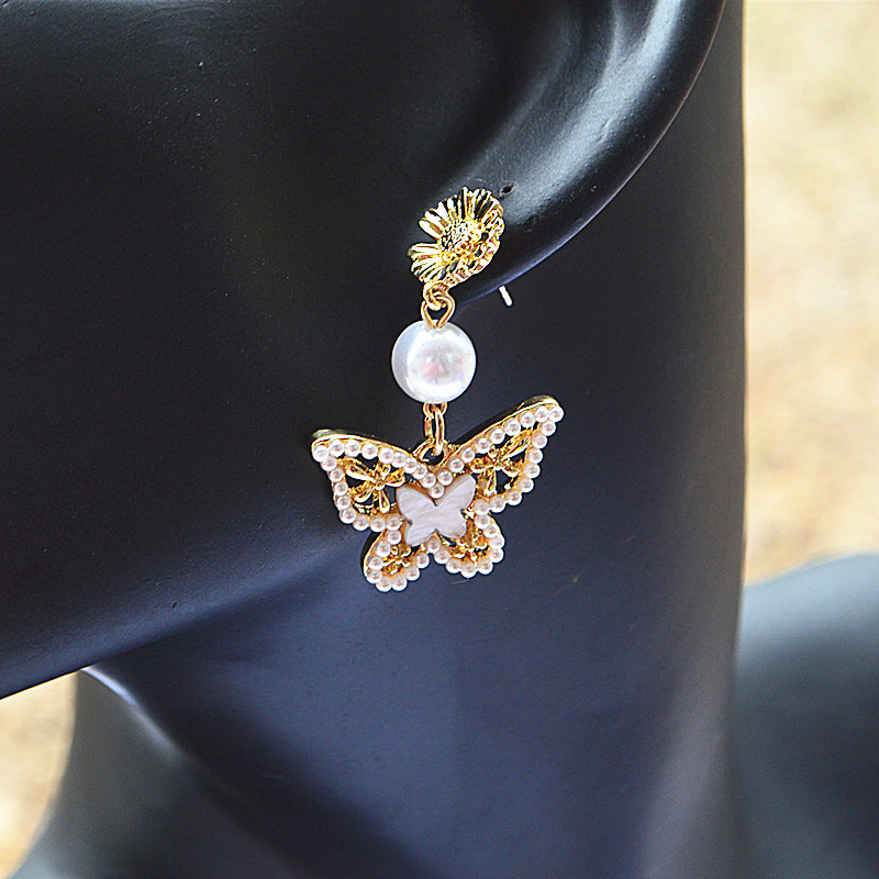 10g Weight Artificial Gemstones Inlay Material Earrings Classification Housewarming, Anniversary, Business, Wedding, Travel, Birthday, Festival Occasion Alloy Material Butterfly Pattern Women'S Gender Fashion Style S925 Silver Needle Butterfly Sweet Pearl Earrings 8