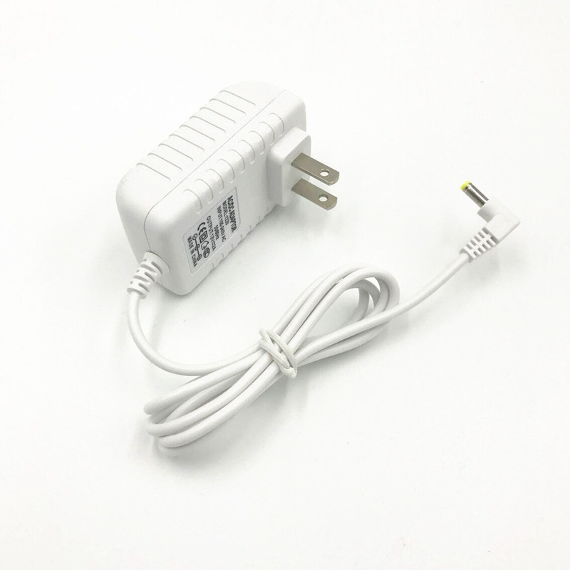 Un pequeño cable de cargador doméstico 1S nv5001 altavoz inteligente Baidu nv6001 adaptador de alimentación Bluetooth universal