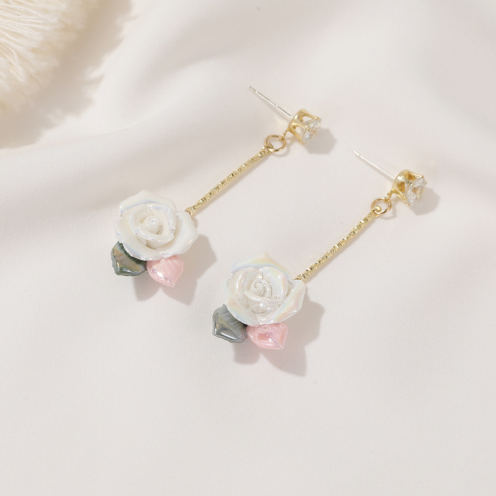 New French Palace Style Rose Three-dimensional Long Flower Earrings Wholesale display picture 6