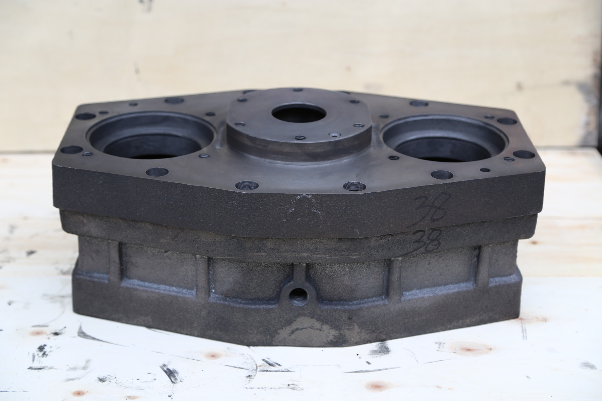 铸造加工各种灰铸铁、工业机器人、箱体来图定制