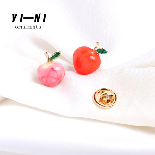 Button collar collar pin cute pink peach brooch to decorate clothes and fix Japanese style anti-exposure fruit pin peach