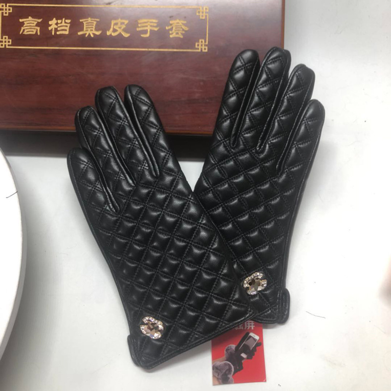 ����������ƤŮʿ�����ﳵ����������δ�������ů��Ƥ��������