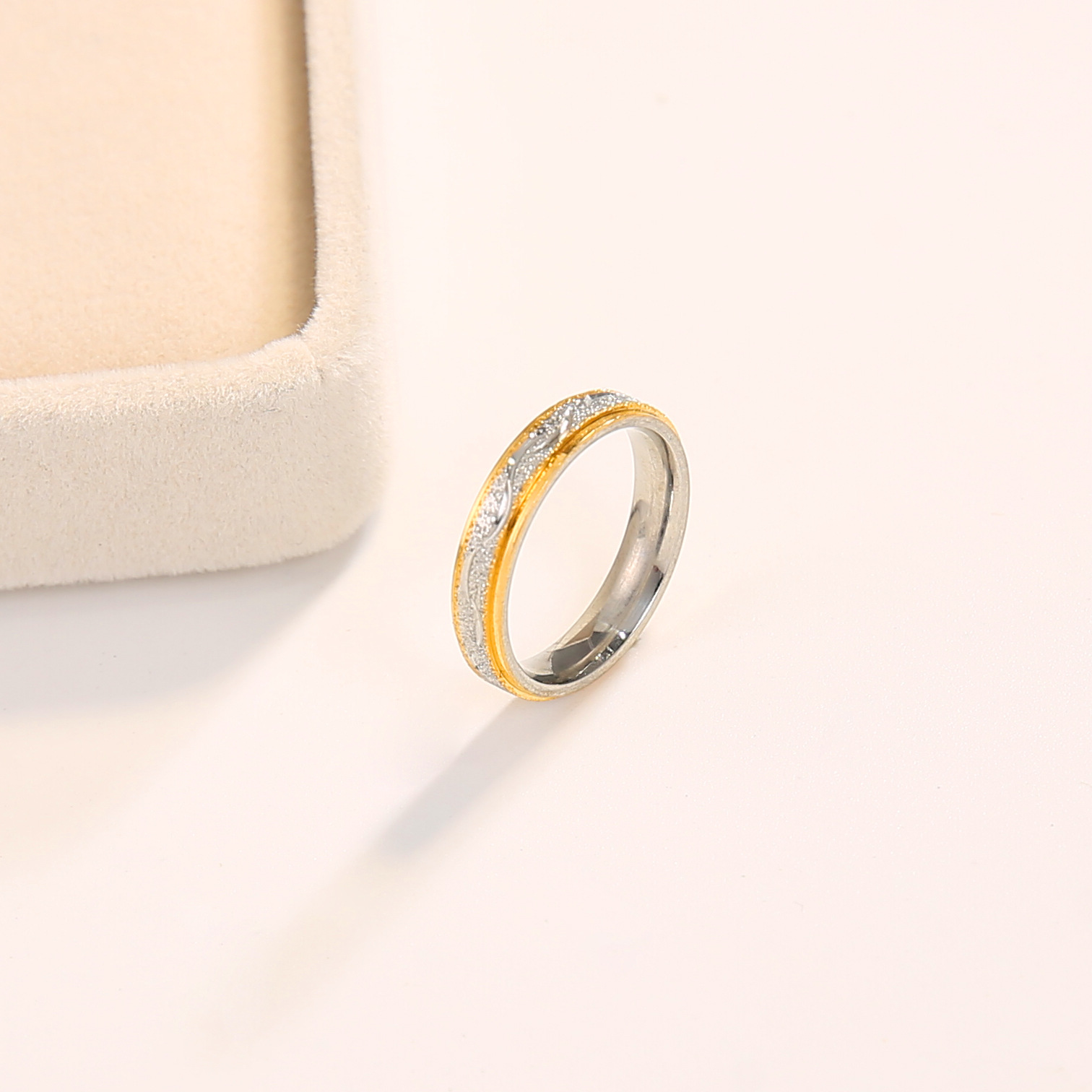 PVD Coated Gold Plating Process 18K Real Gold Plated Plating Material Romantic Simple Style Round Stainless Steel Plating Inlay Zircon Couple Rings