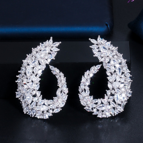 E0226 European and American Heavy Industry Star Fashion High-end Elegant Atmospheric Leaf Earrings Fully Inlaid with Zirconia, Charming and Versatile Earrings