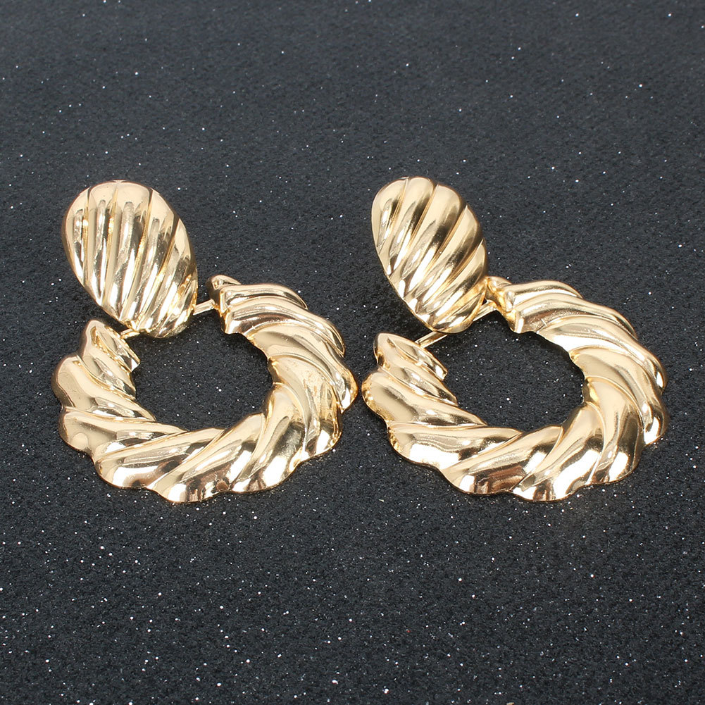 Creative Alloy Oval Earrings Style Exaggerated Retro Earrings Wholesale Nihaojewelry display picture 2