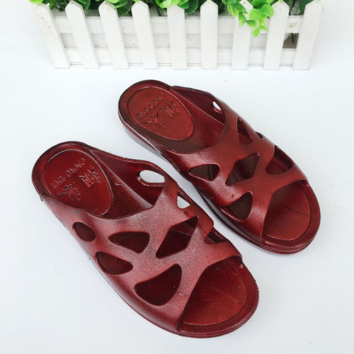 Summer Slippers for Women, Middle-Aged and Elderly, Soft Sole, Non-Slip Home Red Classic Oil Slippers, Street Vendor Style, Wholesale Oil Shoes