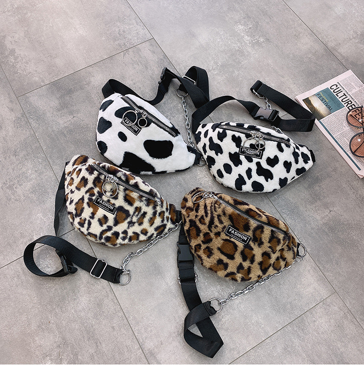 Retro Plush Fashion Messenger Bag display picture 5