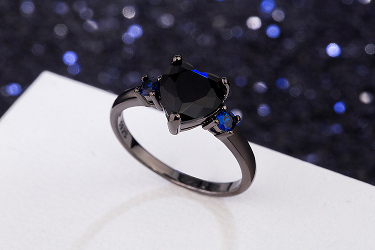 heartshaped black European and American simulation diamond heartshaped ring fashion jewelrypicture3