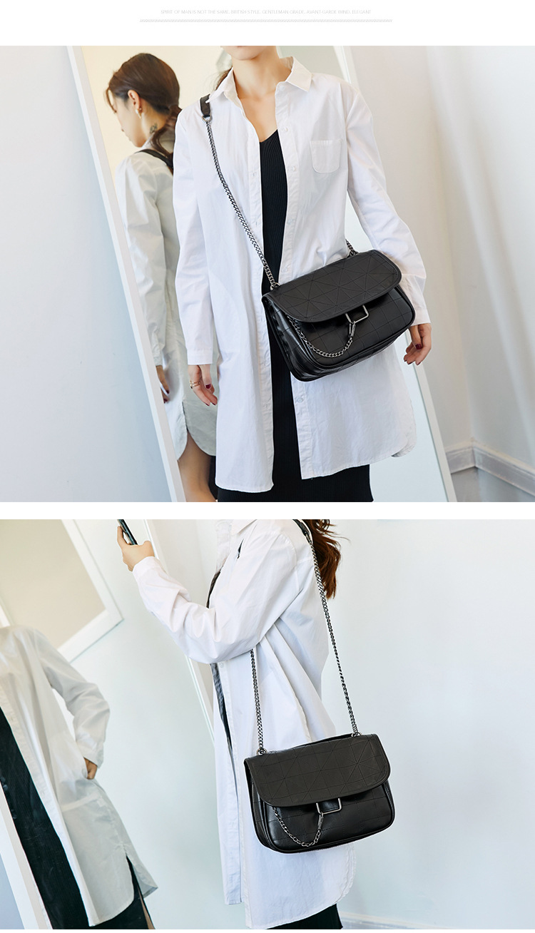Black Quilted One Shoulder Crossbody Bag With Chain Strap_voghion.com