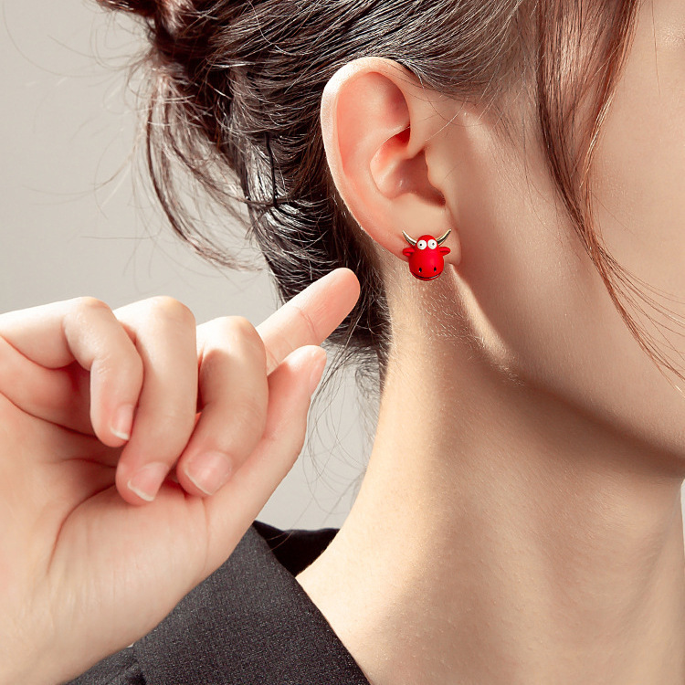 Red Calf 925 Silver Needle Earrings display picture 3