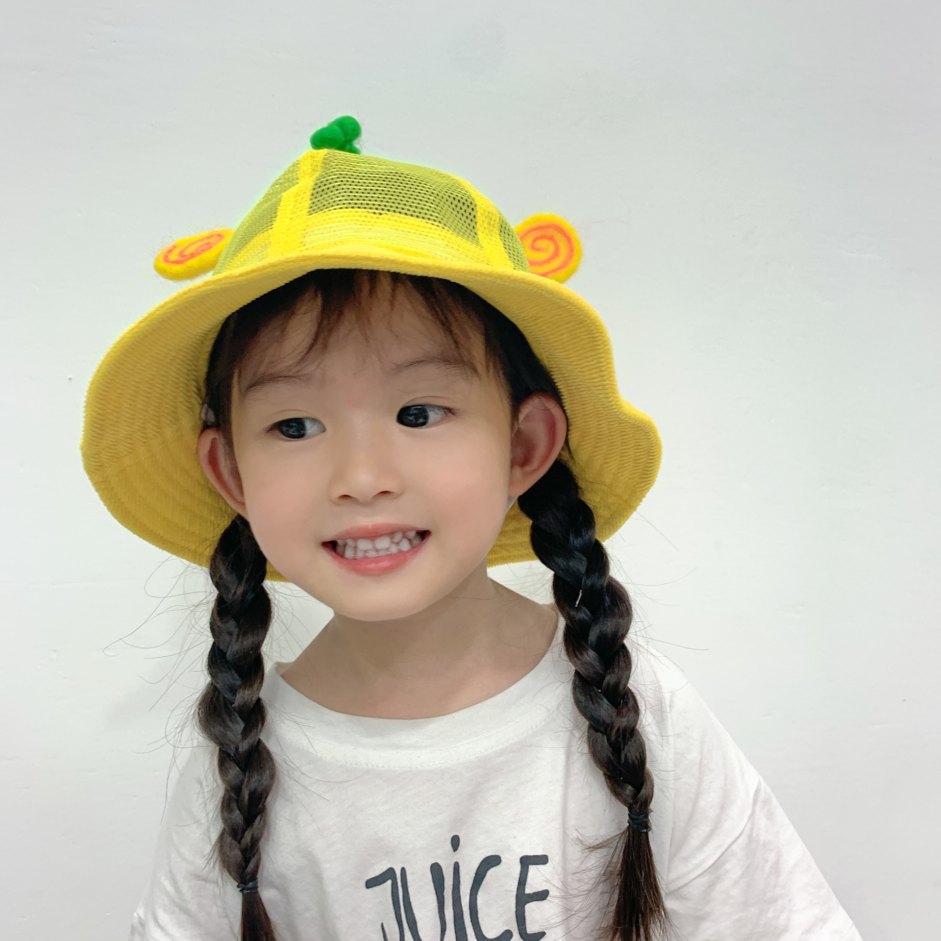 Summer Mesh Children's Hats Custom Hats Small Yellow Hats Sunscreen Parent-child Basin Hats display picture 5