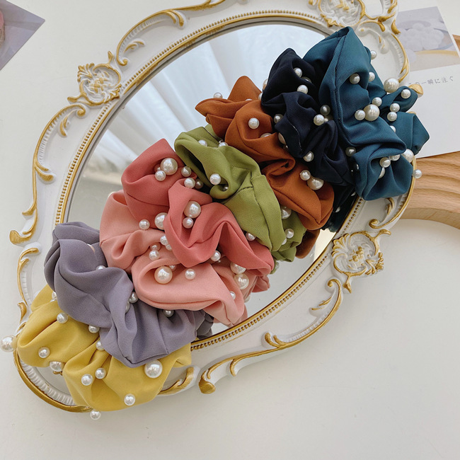 Korean Large Intestine Pearl Fashion Simple Intestine Head Scrunchies Elastic Horsetail Rubber Band Head Wholesale display picture 2