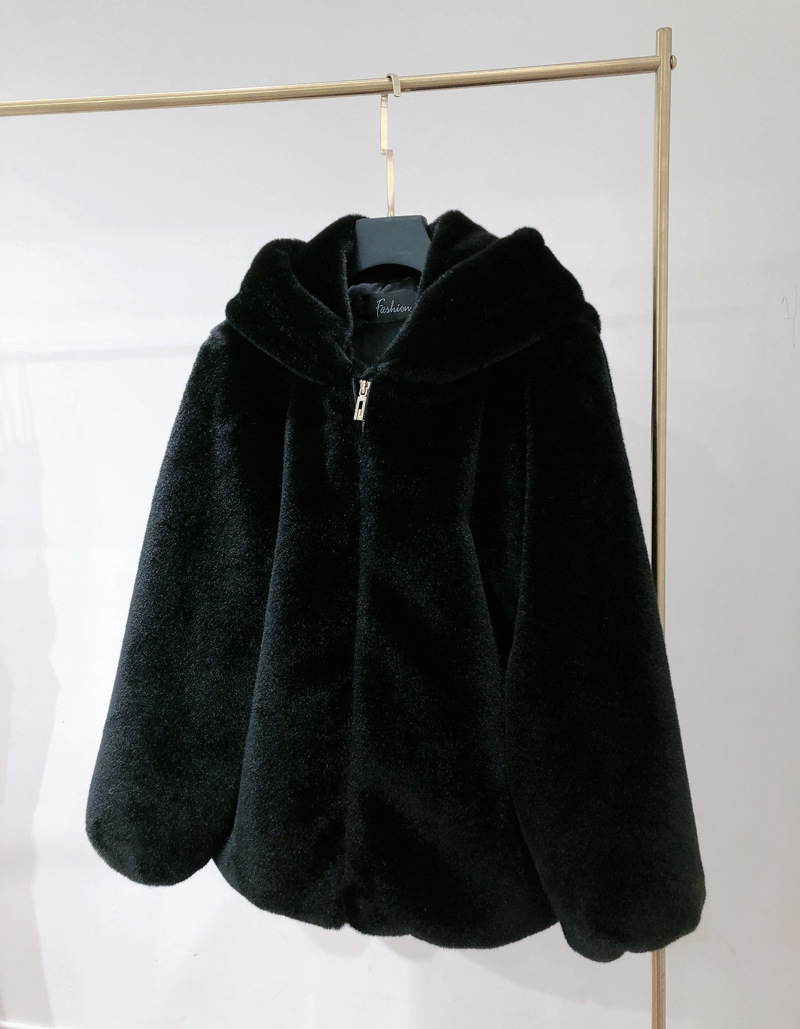 Palton damă din blană artificială cu glugă și urechi de urs_voghion.com